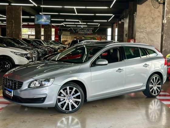 VOLVO V60 2.0 T5 MOMENTUM TURBO GASOLINA 4P AUTOMÁTICO